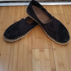 Toms sz 9 suede and mesh loafers